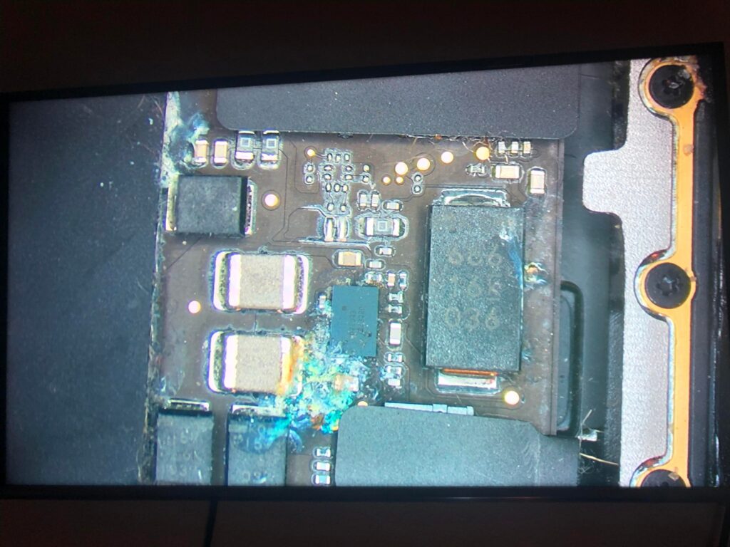 T2 A2141 MacBook Pro 2019 Liquid Damaged