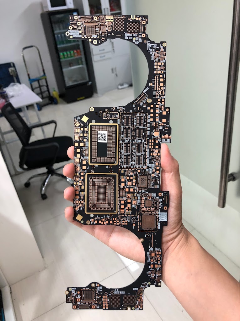 MacBook A2141 logic board during repair training in Shenzhen China